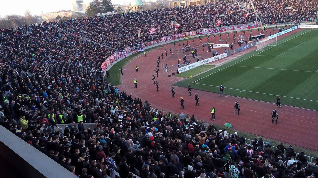 Navijači Crvee zvezde na derbiju