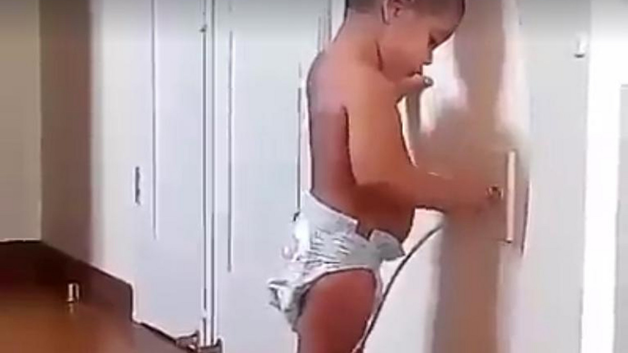Mališa i usisivač
