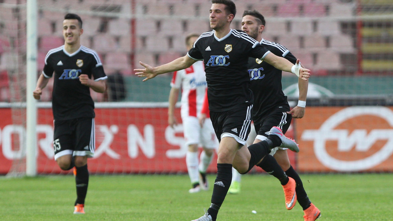 Andrija Pavlović proslavlja gol dat Zvezdi