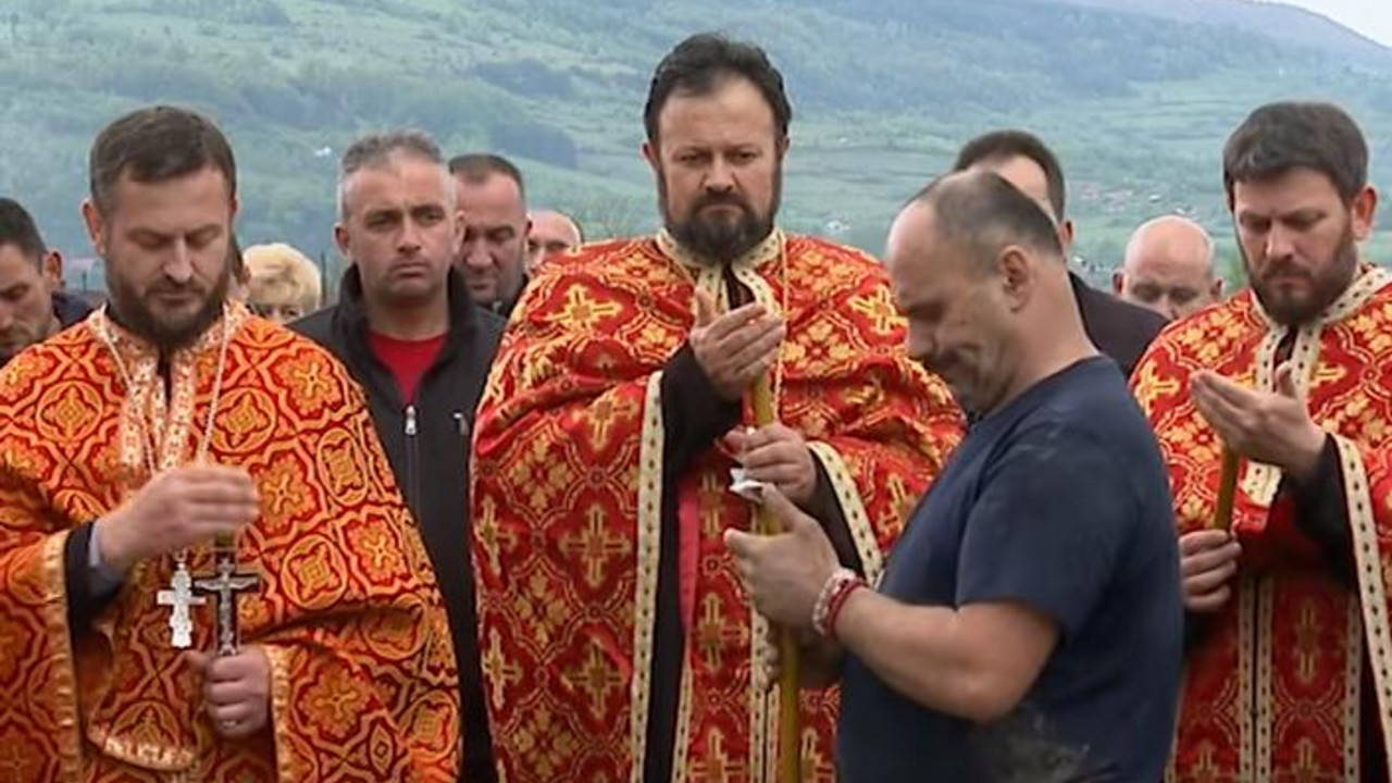 Zmaj od Šipova drži govor na sahrani brata