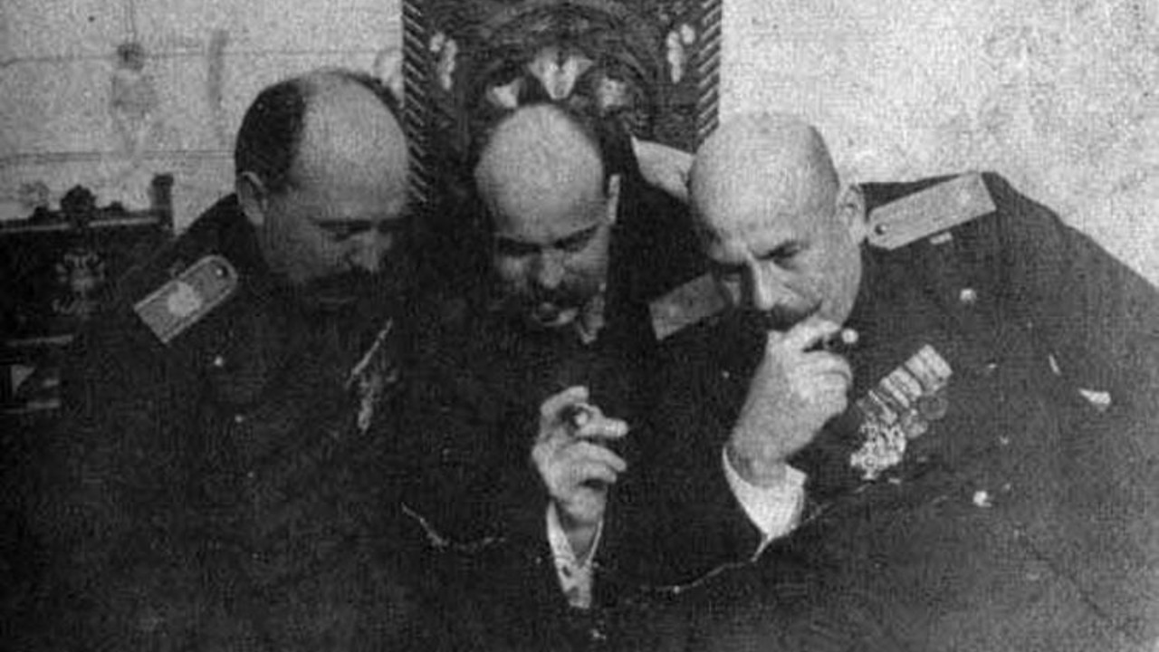 Apis i zaverenici
