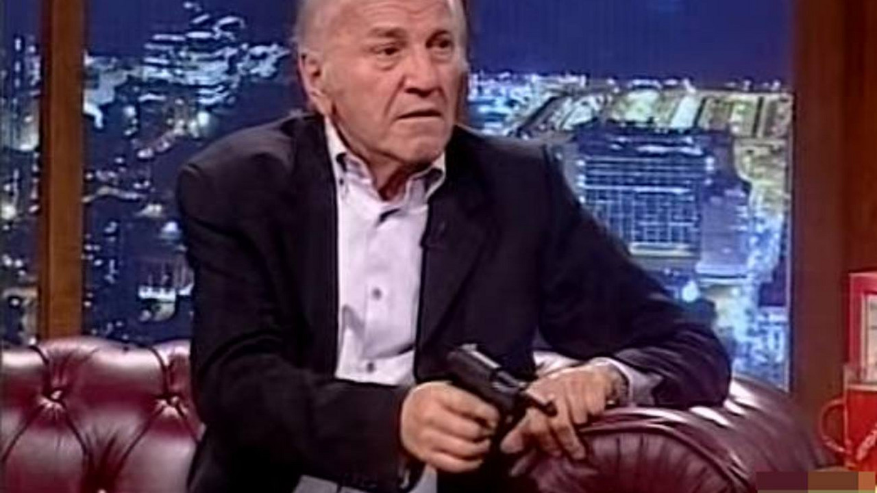 Bata Živojinović