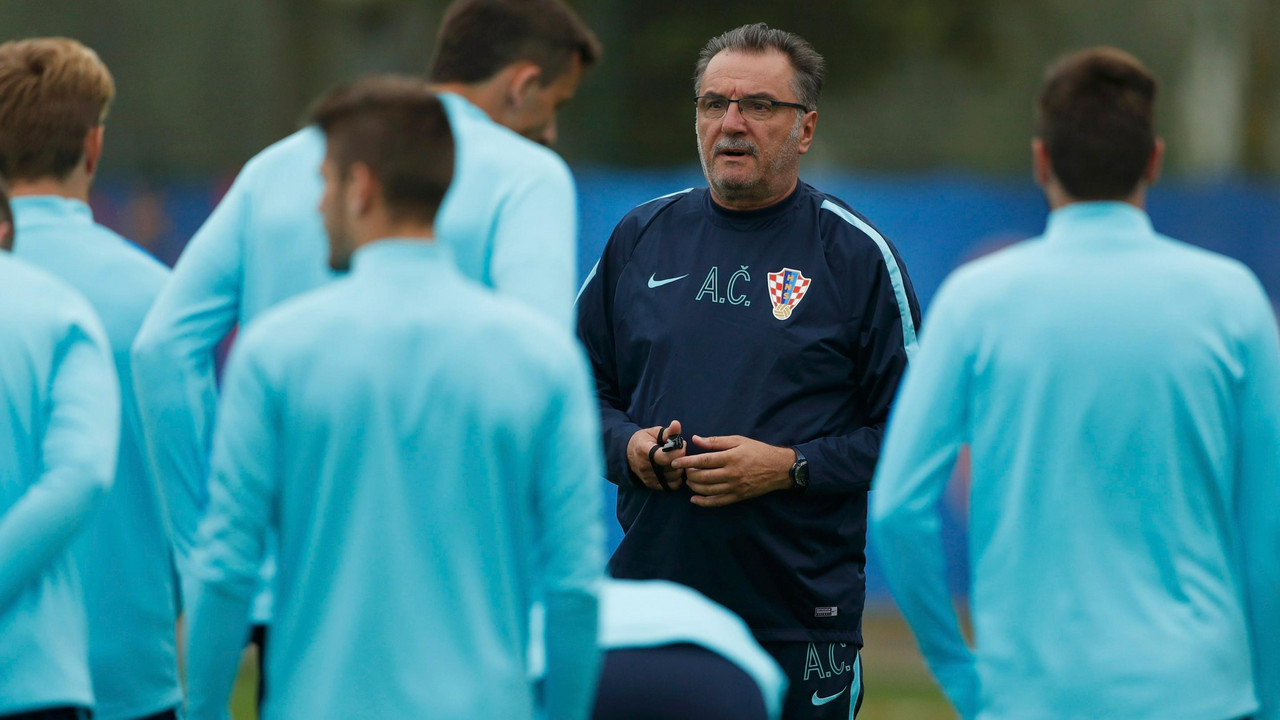 Ante Čačić, selektor hrvatskih fudbalera sa igračima
