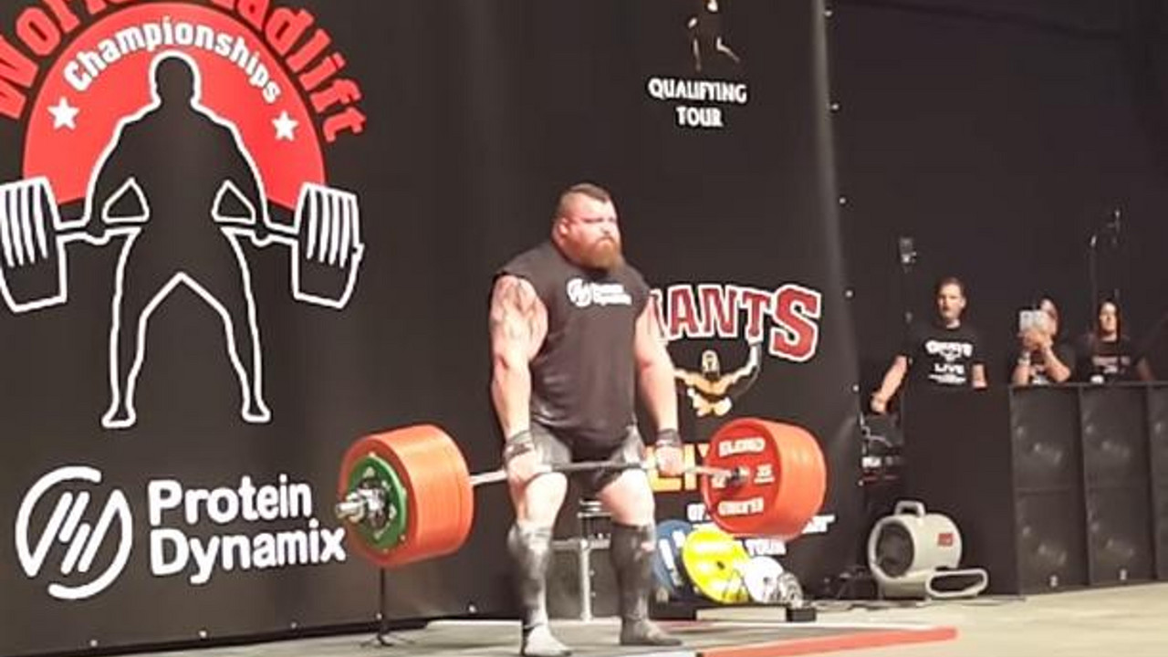 Edi Hal podiže 500 kilograma iz mrtvog dizanja