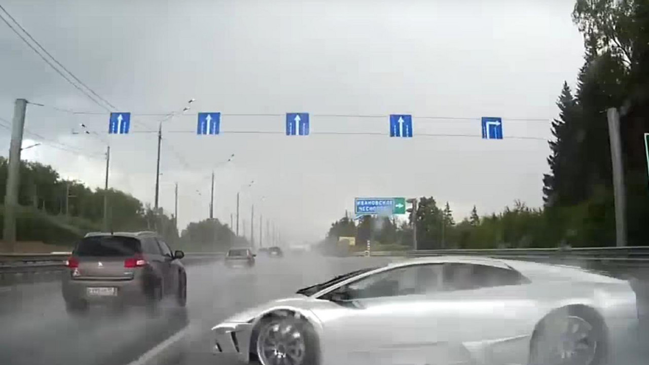 Lamborgini na autoputu