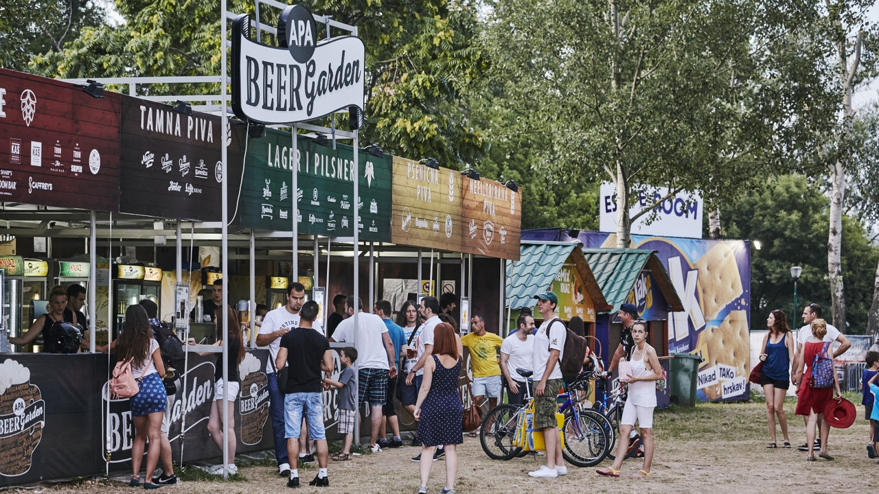 BEER GARDEN