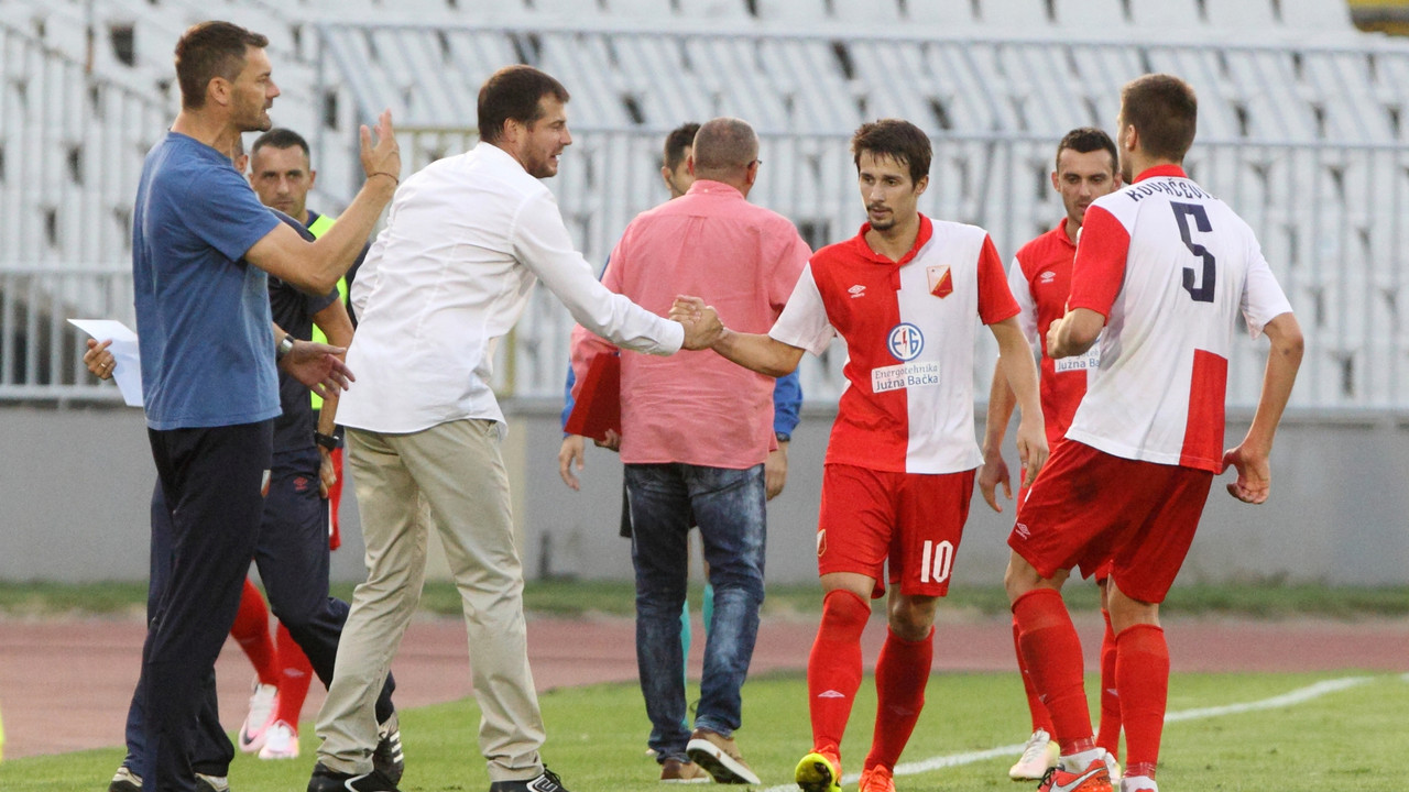 Nenad Lalatović sa fudbalerima Vojvodine
