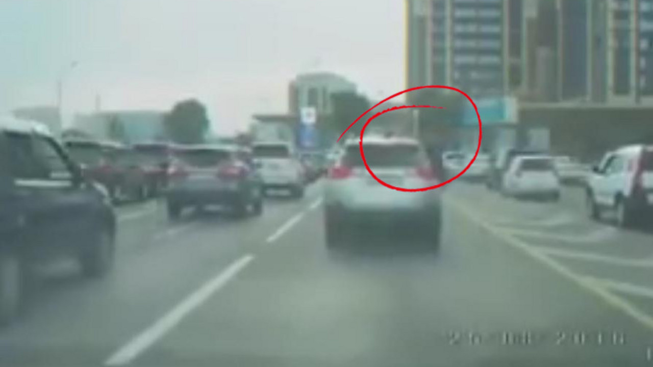 Scena sa autoputa u Kazahstanu