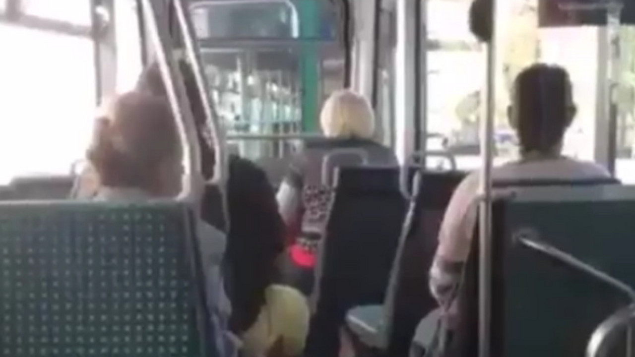 putnici u tramvaju