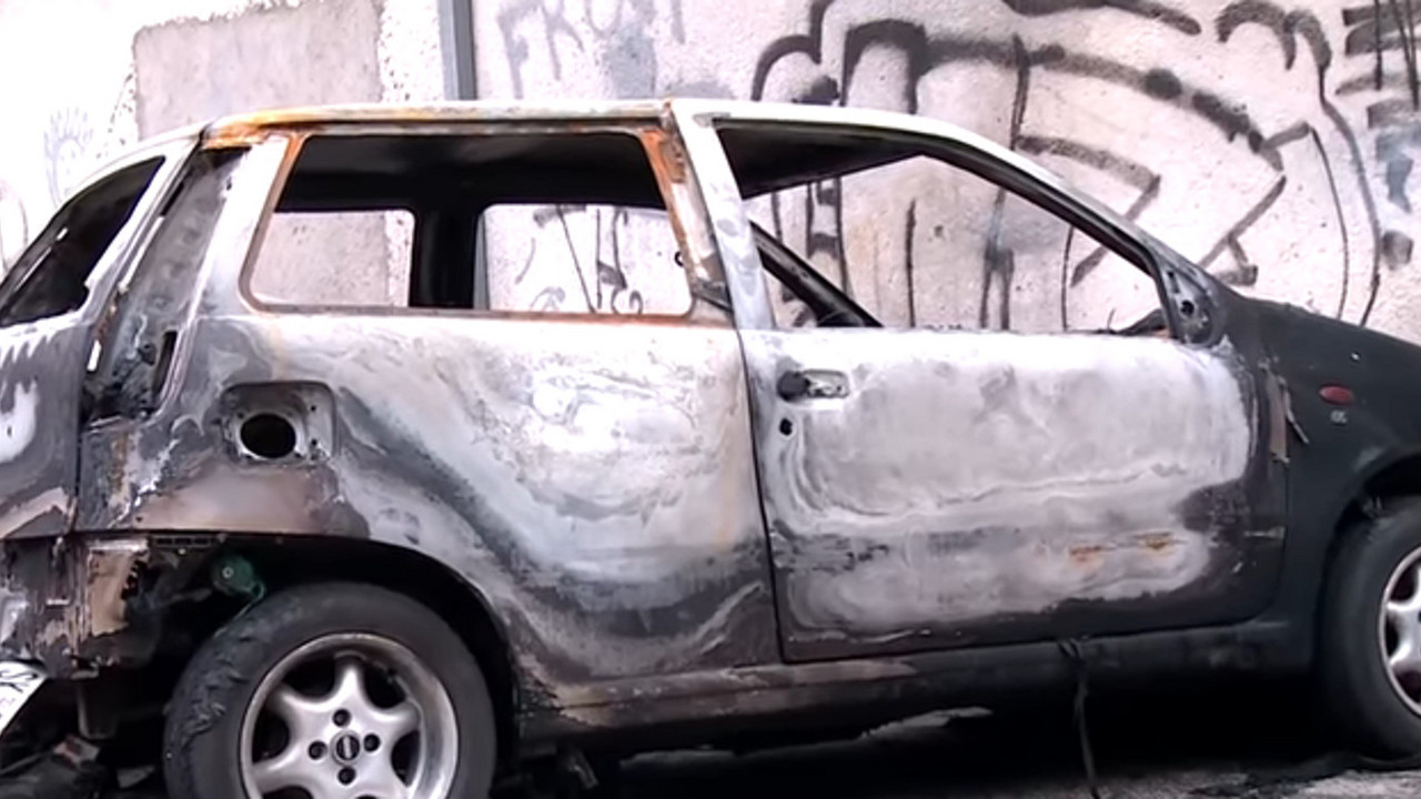 Zapaljen auto