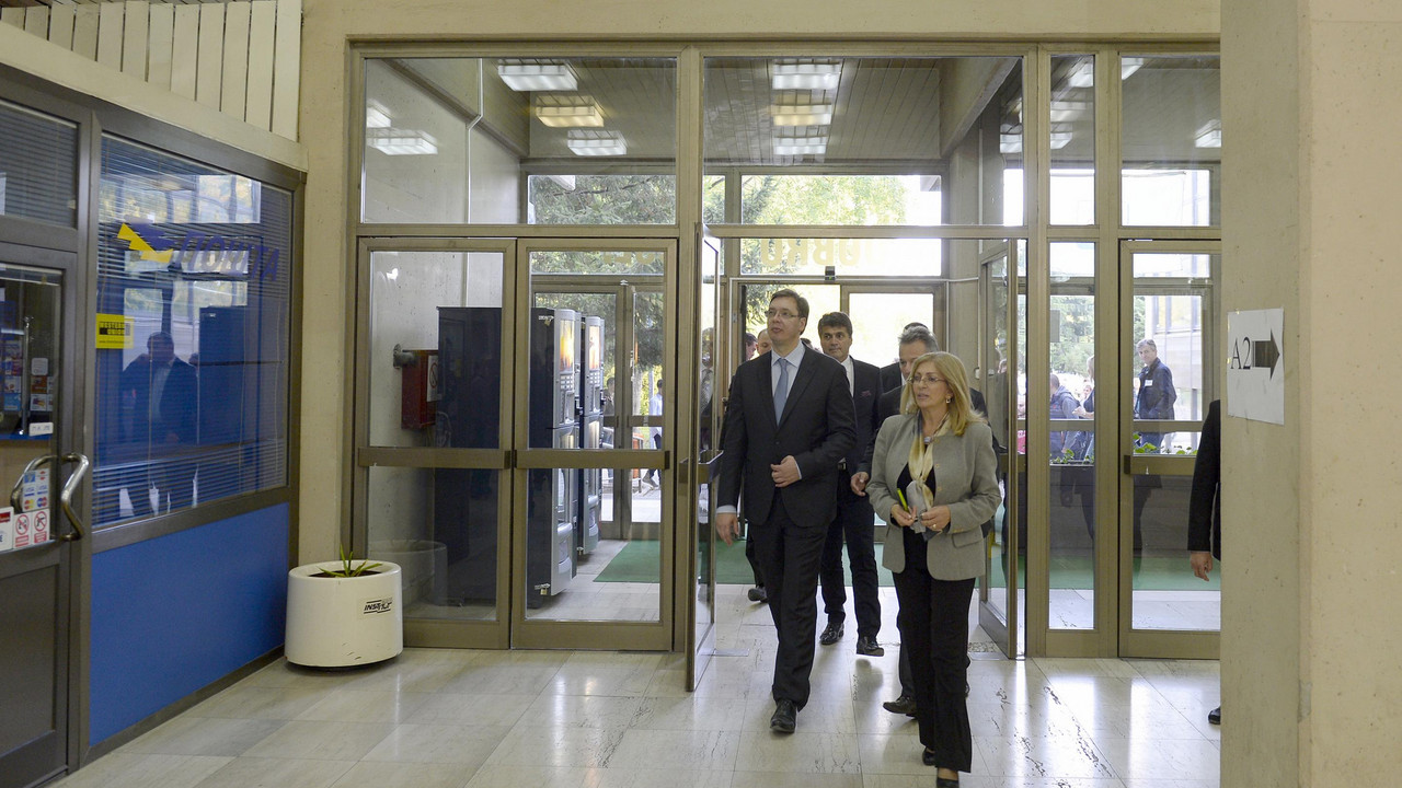 Aleksandar Vučić u poseti Elektronskom fakultetu u Nišu