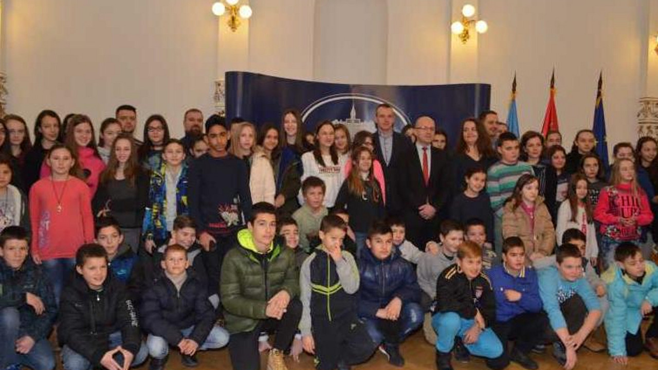 Deca sa Kosova u Novom Sadu
