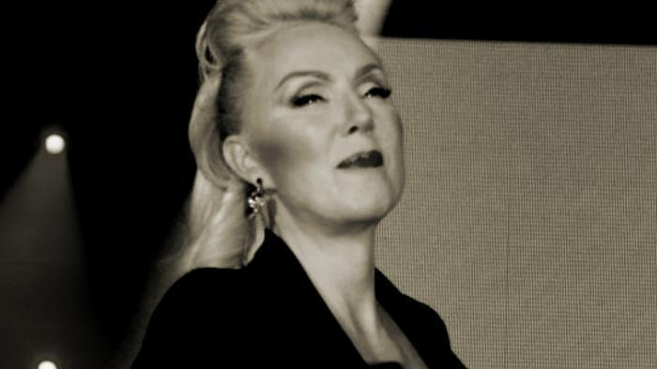 Lepa Brena 