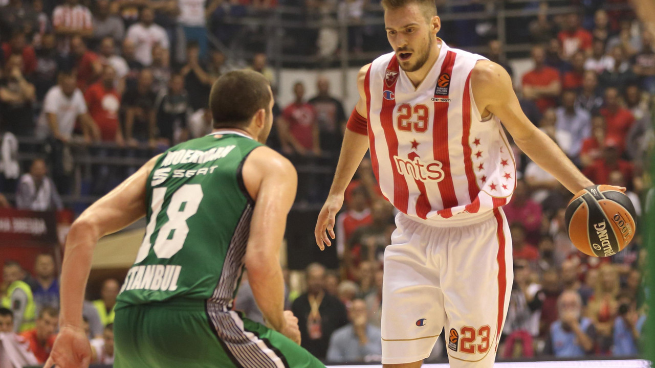 Marko Gudurić na utakmici sa Darušafakom