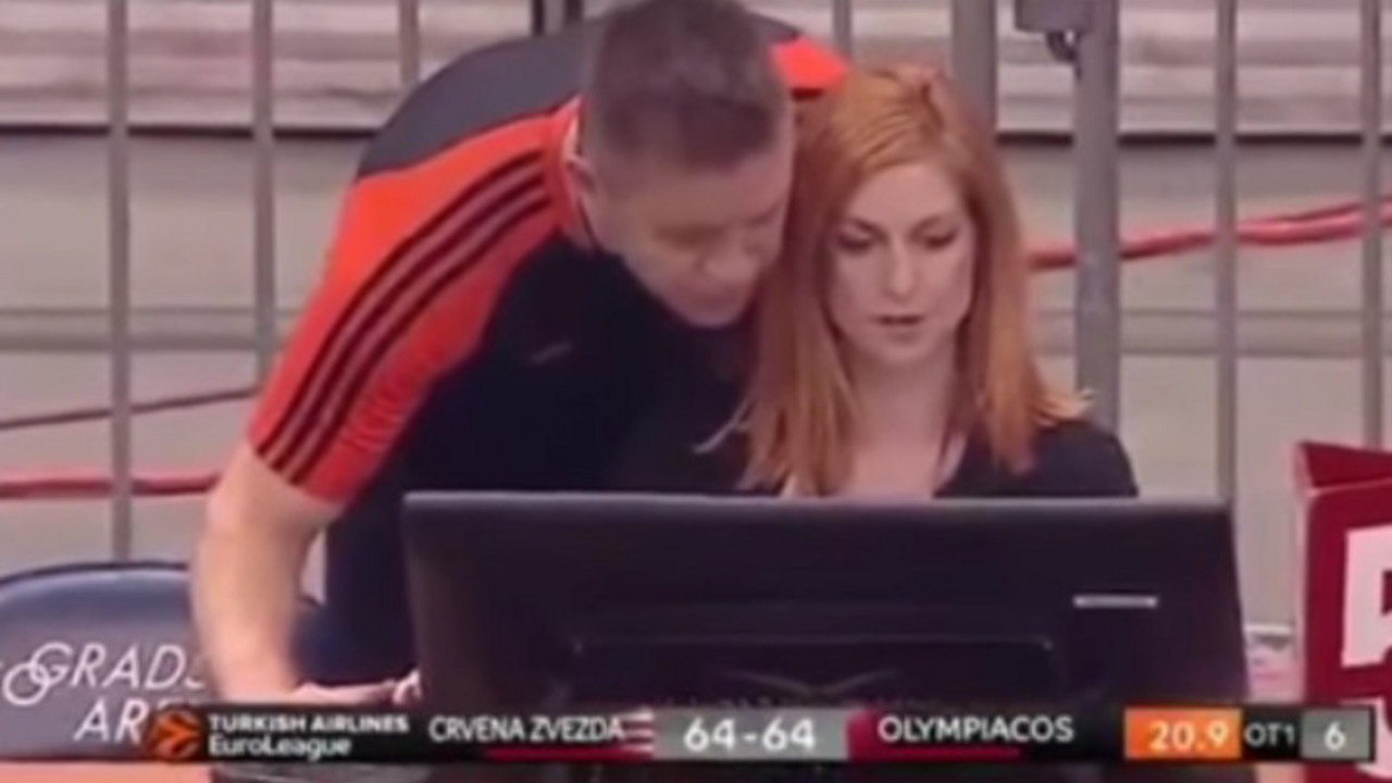 Pregledanje TV snimka na meču Crvena zvezda - Olimpijakos
