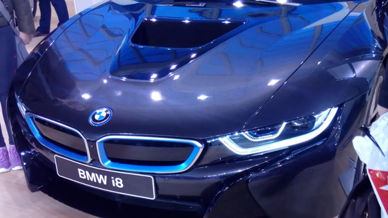 BMW I8