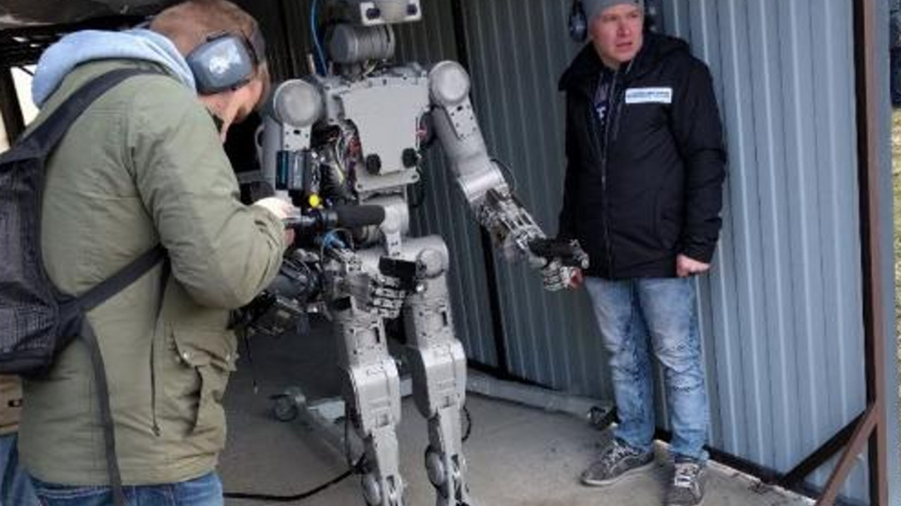 Robot
