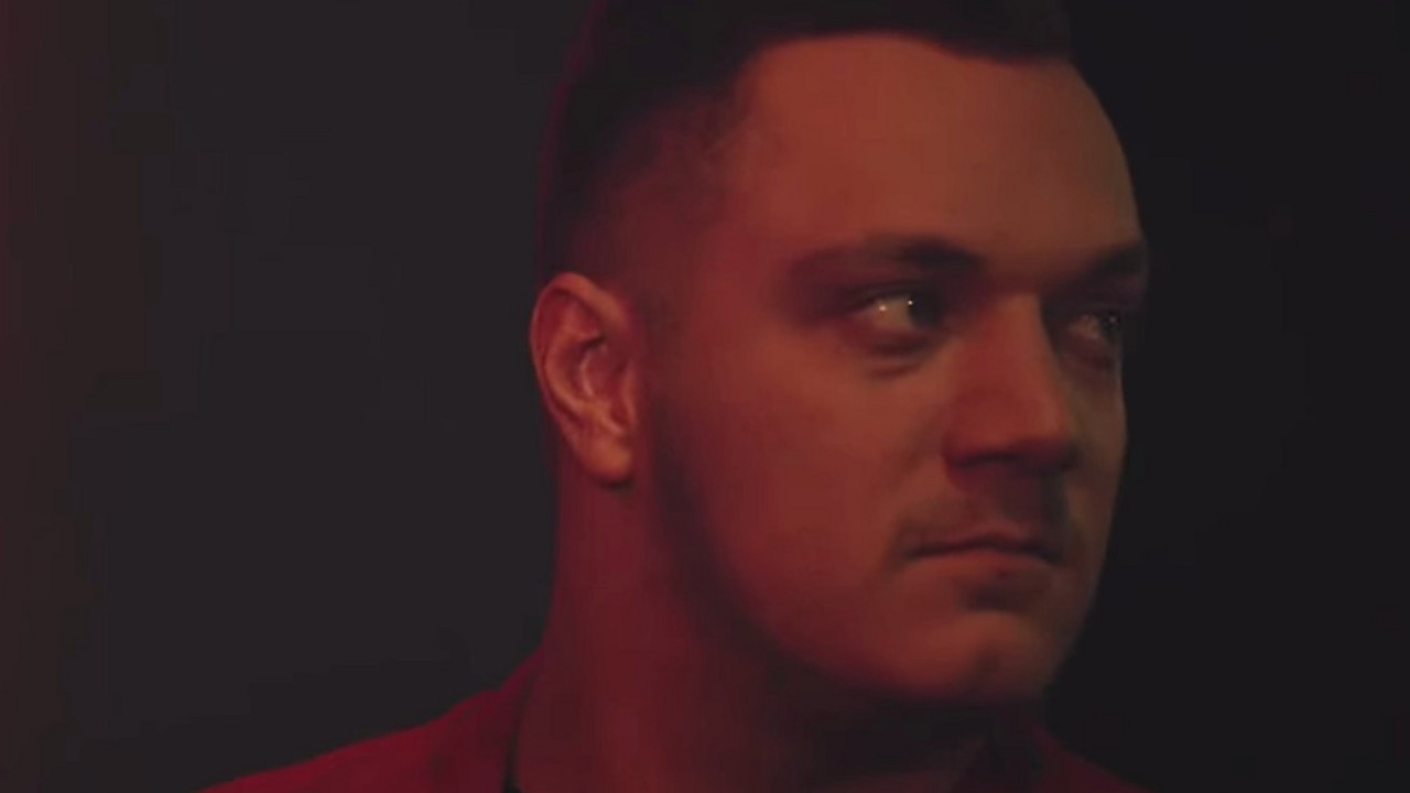 Nenad Marinković Gastoz u spotu Samo kaži