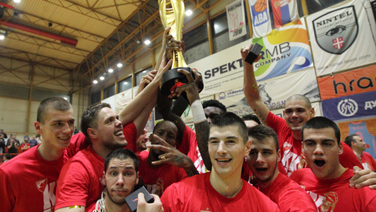 KK Crvena zvezda, Maik Cirbes