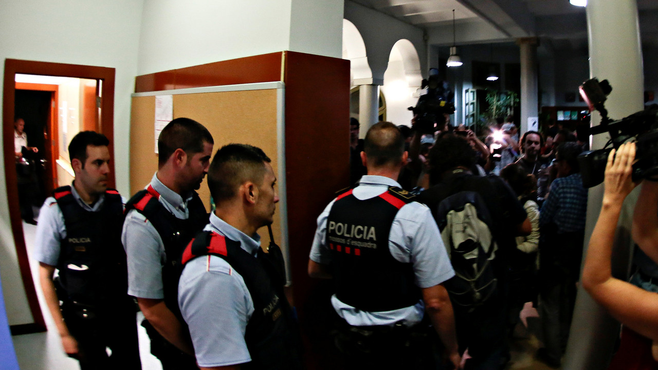 Španska policija uoči katalonskog referenduma