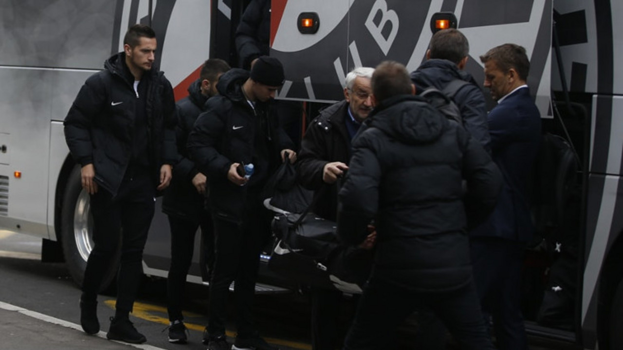 Miroslav Đukić i fudbaleri Partizana