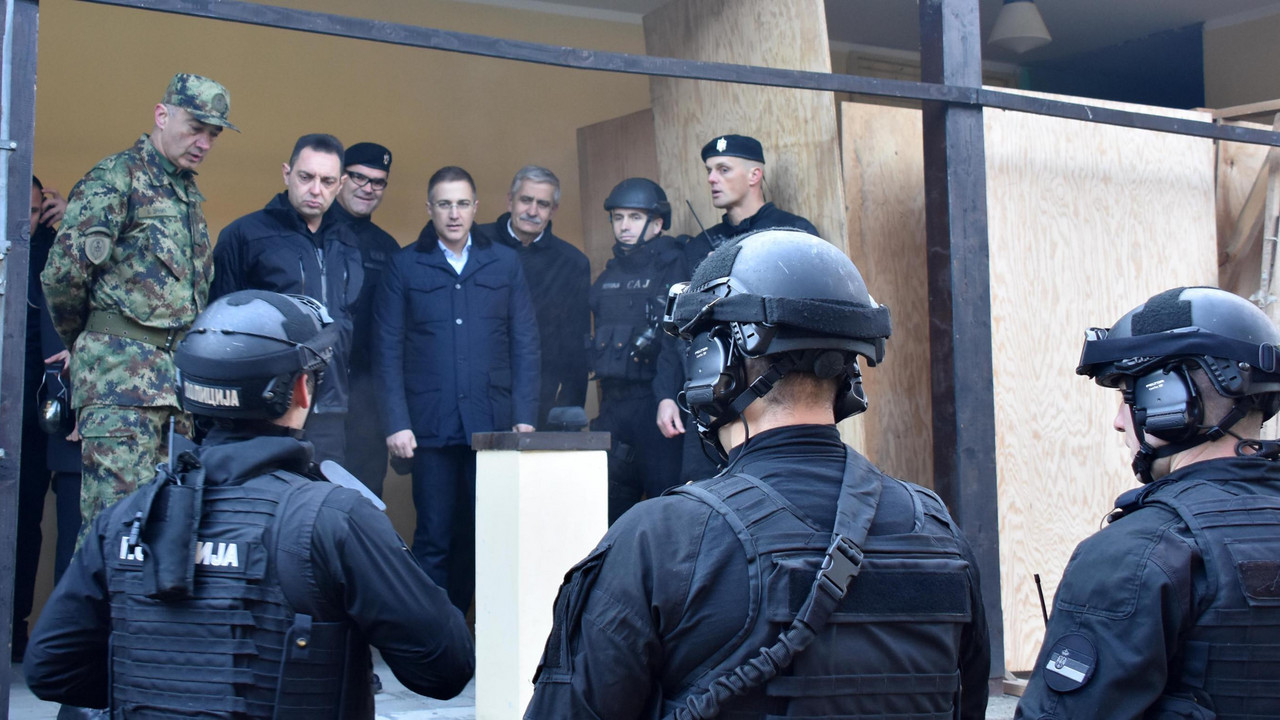 Policija