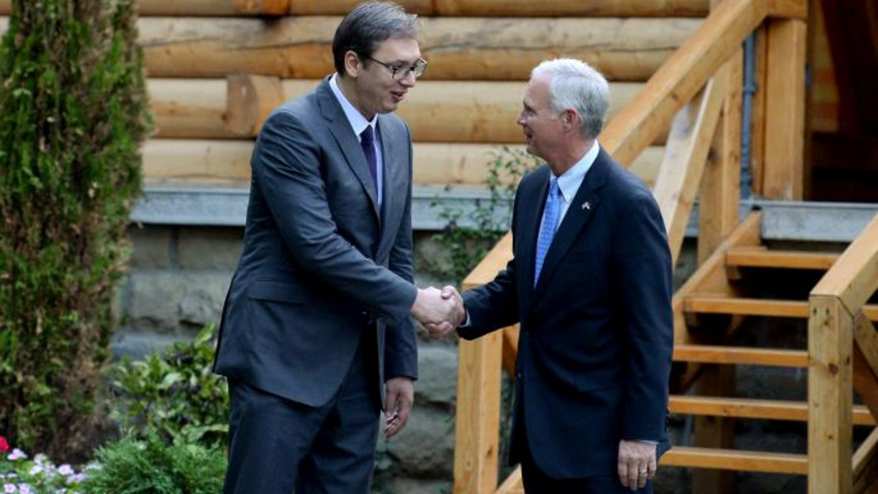Aleksandar Vučić i Ron Džonson