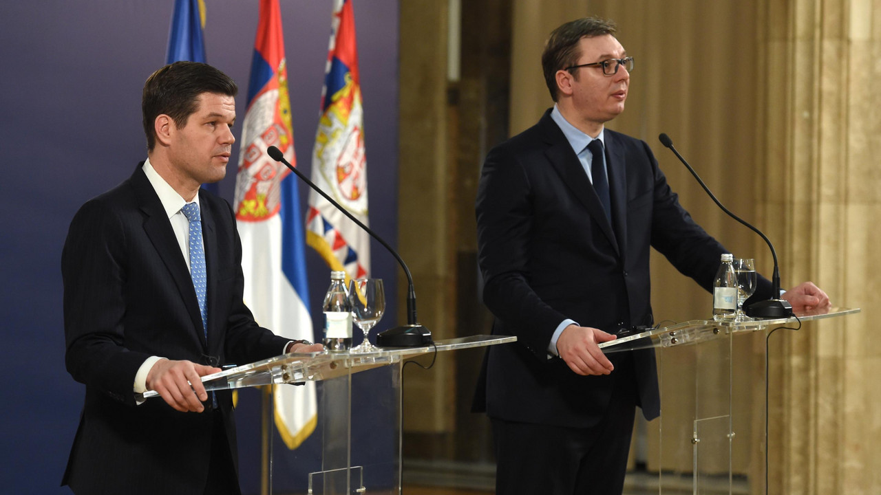 Aleksandar Vučić i Ves Mičel