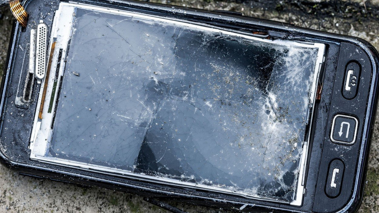 Oštećen mobilni telefon