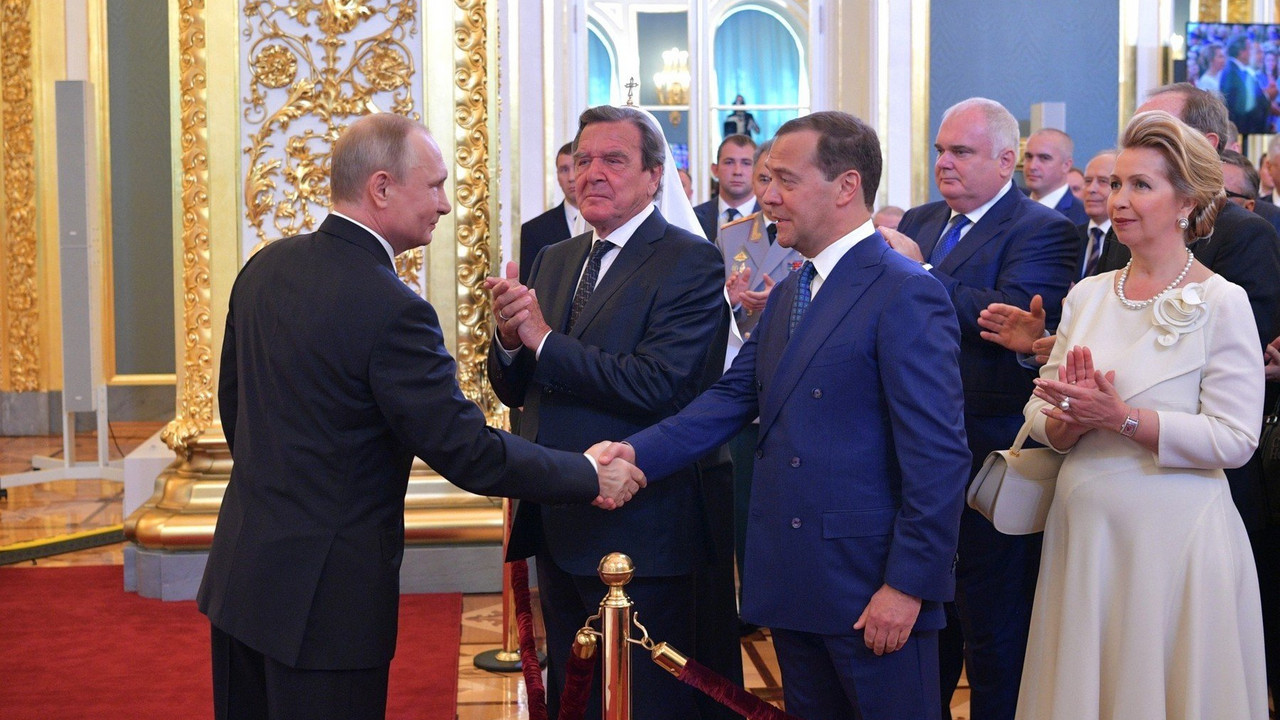Medvedev i Putin