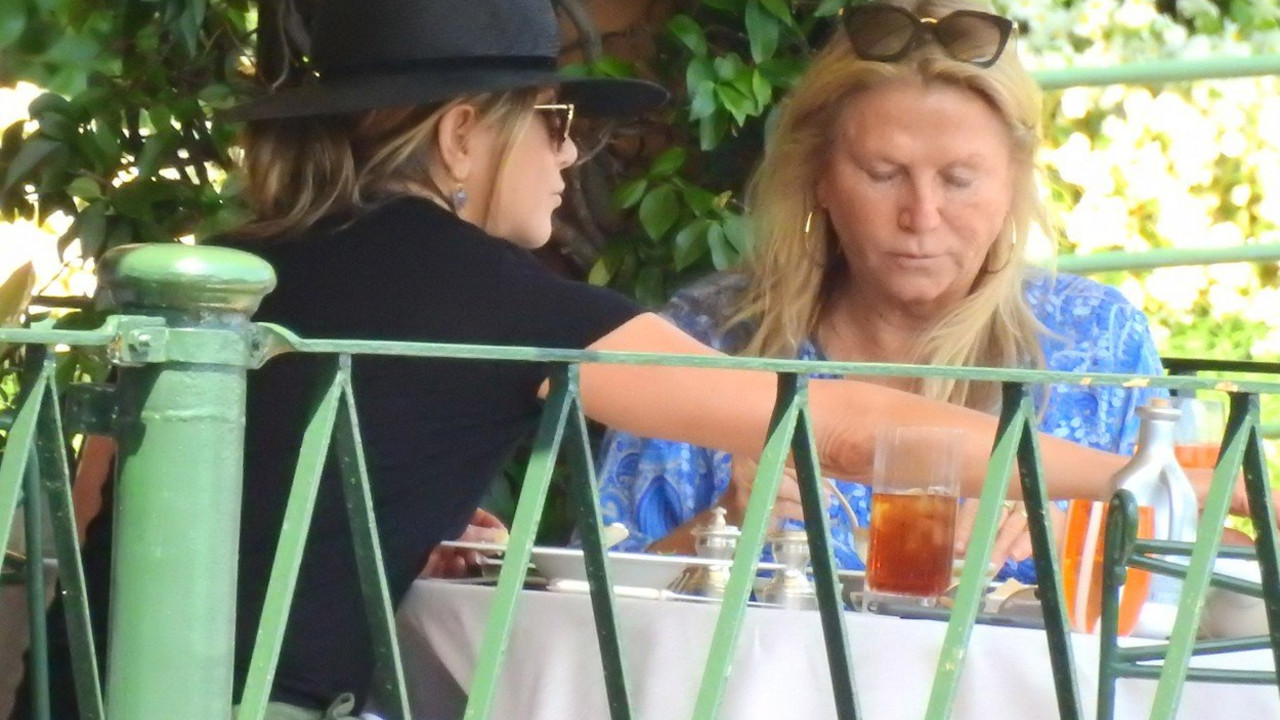 Dženifer Aniston