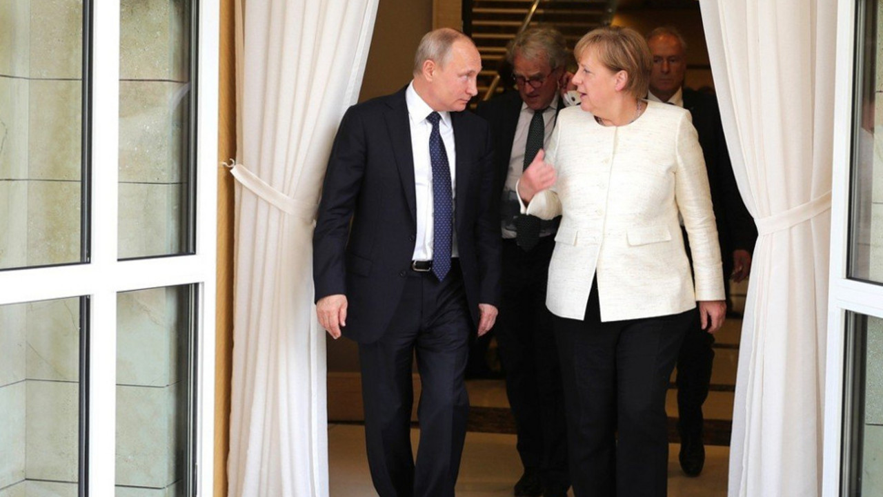 Vladimir Putin, Angela Merkel