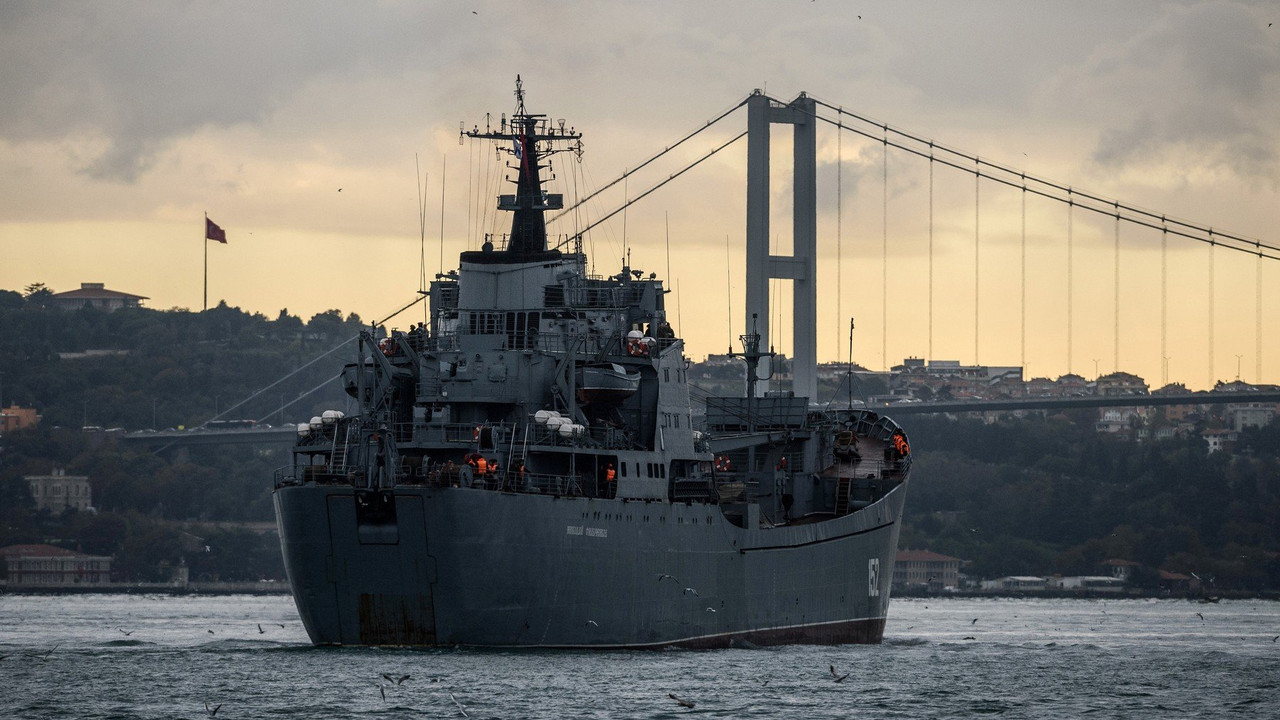 Istanbul, vojni brod