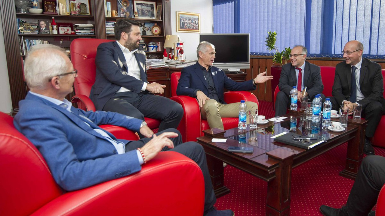 Frederik Mondolini sa rukovodstvom Crvene zvezde