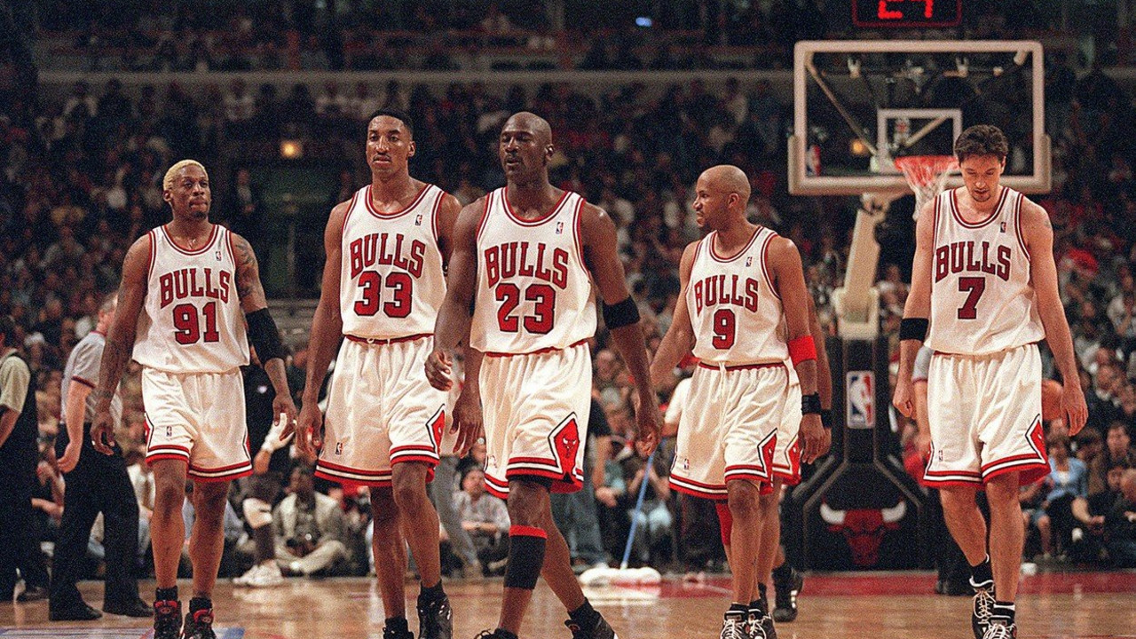 Toni Kukoč, Majkl Džordan, Skoti Pipen, Denis Rodman, Ron Harper