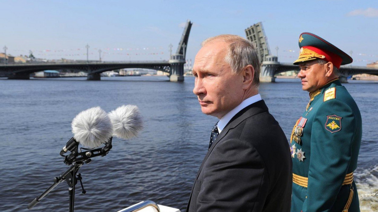 Vladimir Putin i Sergej Šojgu, Dan mornarice, Rusija