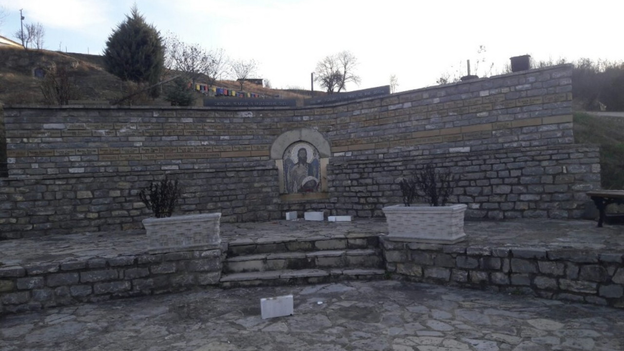 Velika Hoča, porušen spomenik