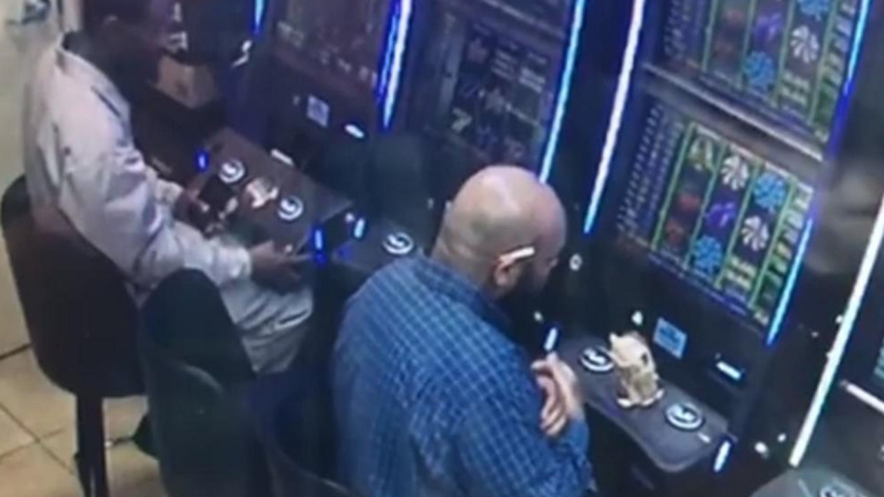 Slot aparat