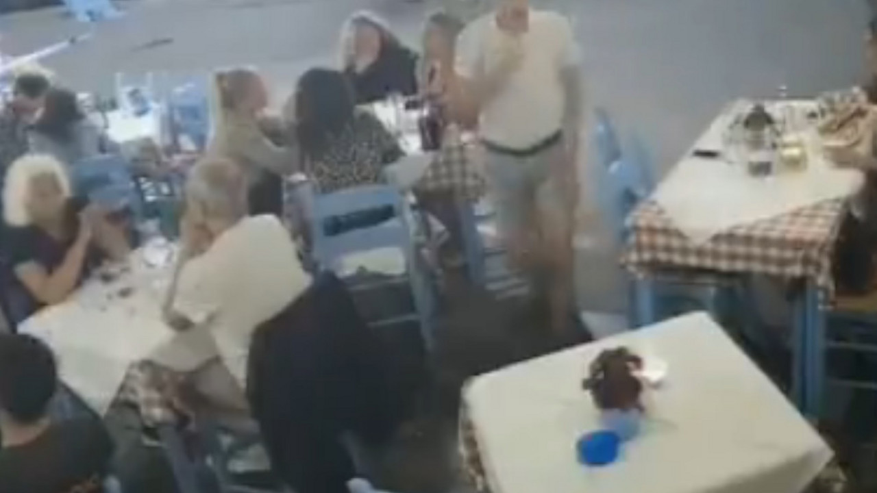 Davljenje u grčkom restoranu
