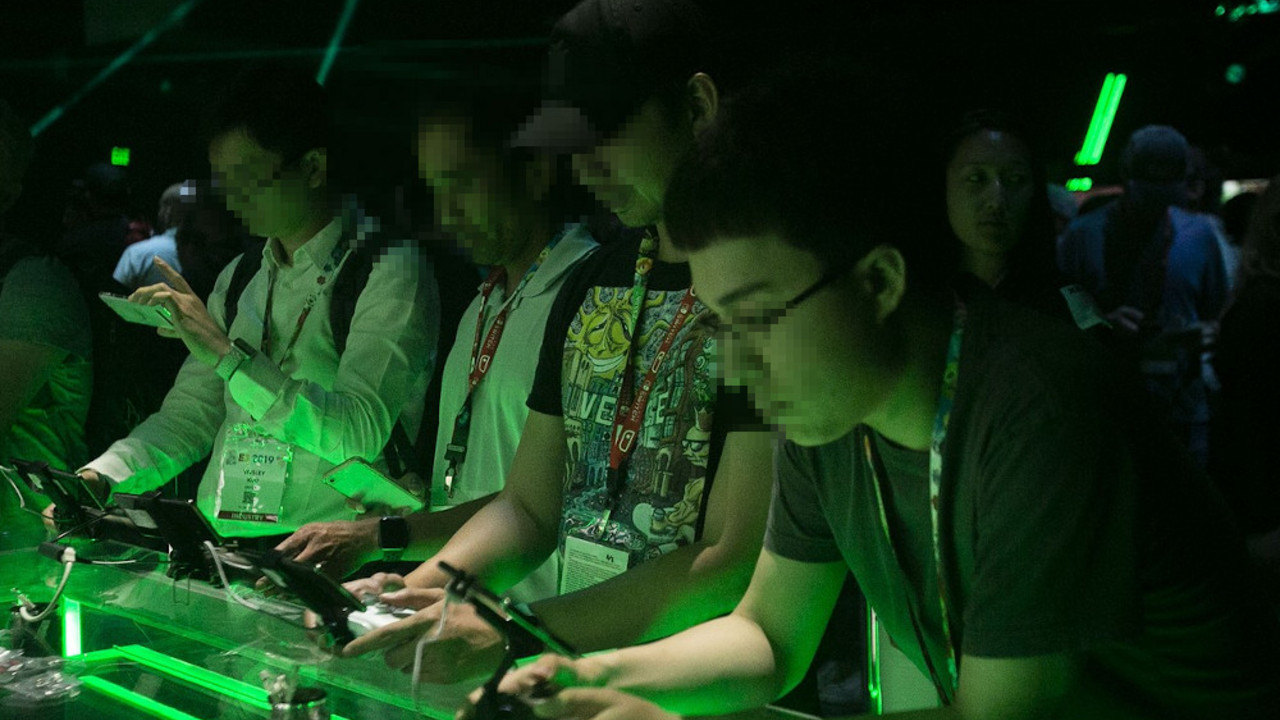 E3