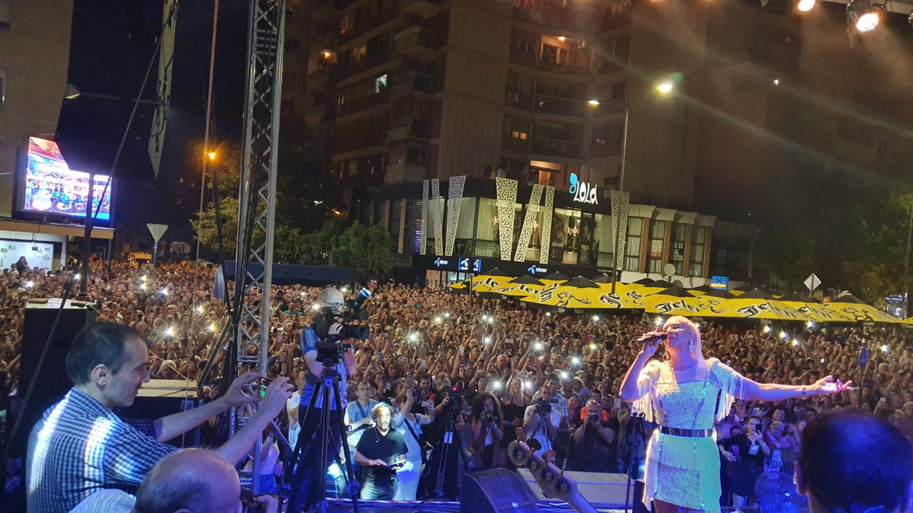 Lepa Brena