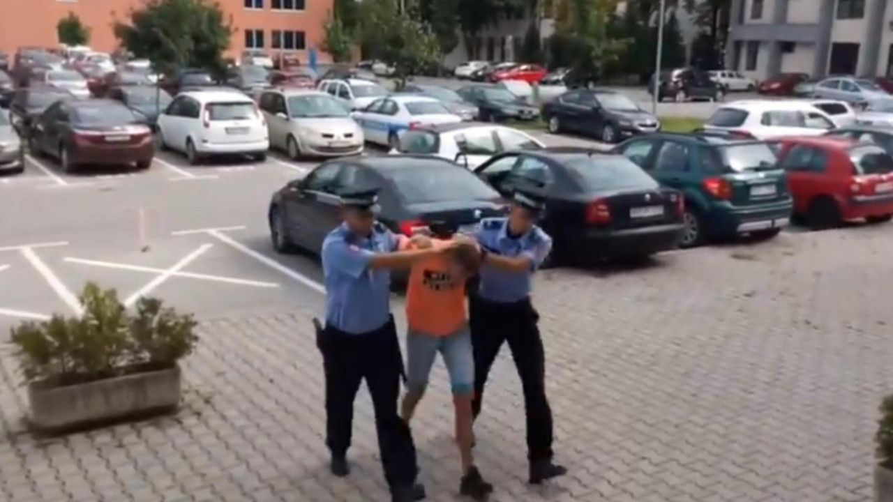 Sprovođenje serijskog pljačkaša škembe