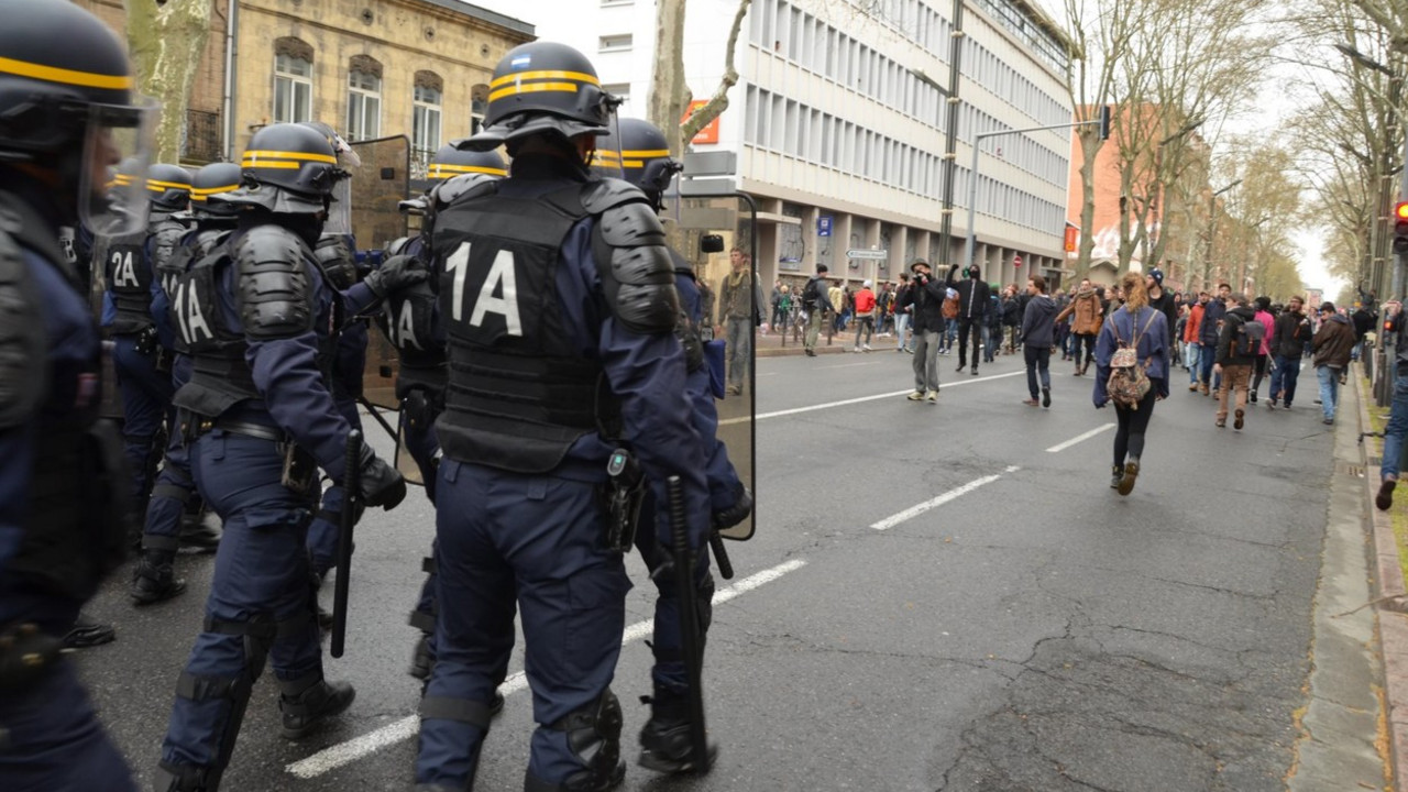 policija