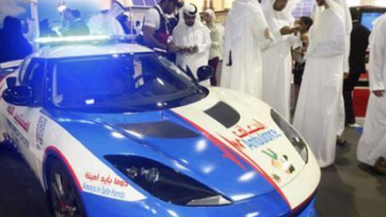 Superautomobil Dubai hitna pomoć