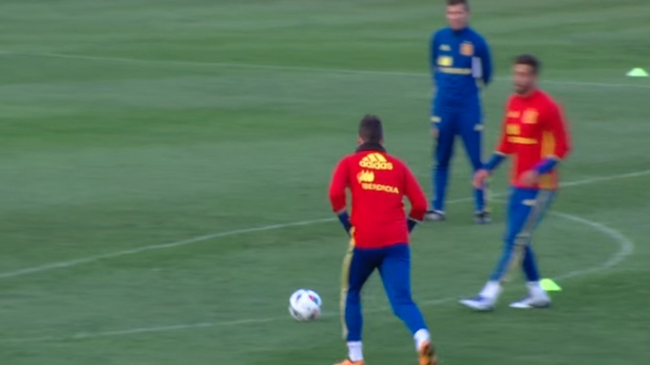 Santi Mina