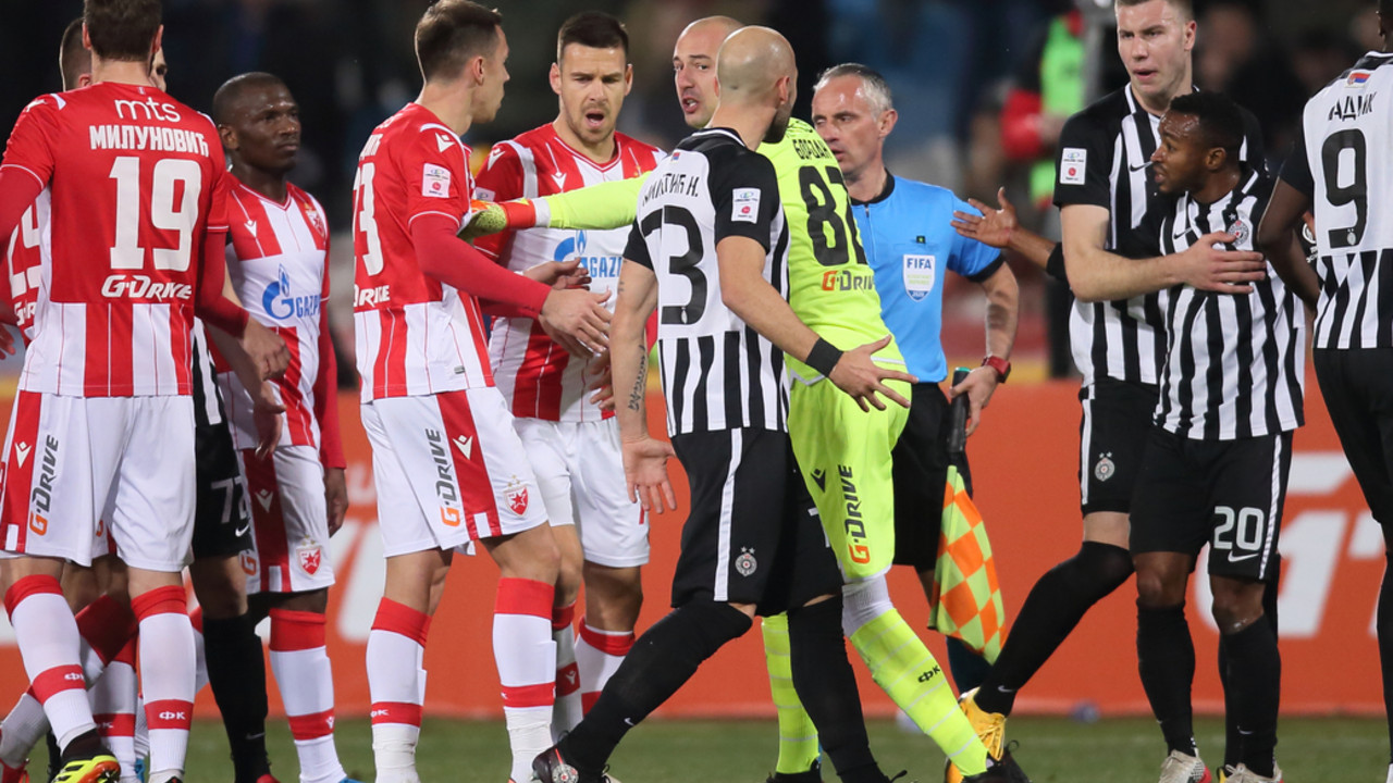 Sukob fudbalera Crvene zvezde i Partizana na 162. večitom derbiju