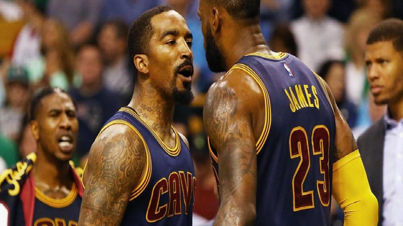 Foto: Printscreen/Twitter/@SLAMonline