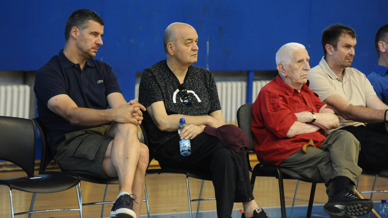 Luka Pavićević prvi zdesna sa Borivojem Cenićem, Duškom Vujoševićem i Vladom Jovanovićem