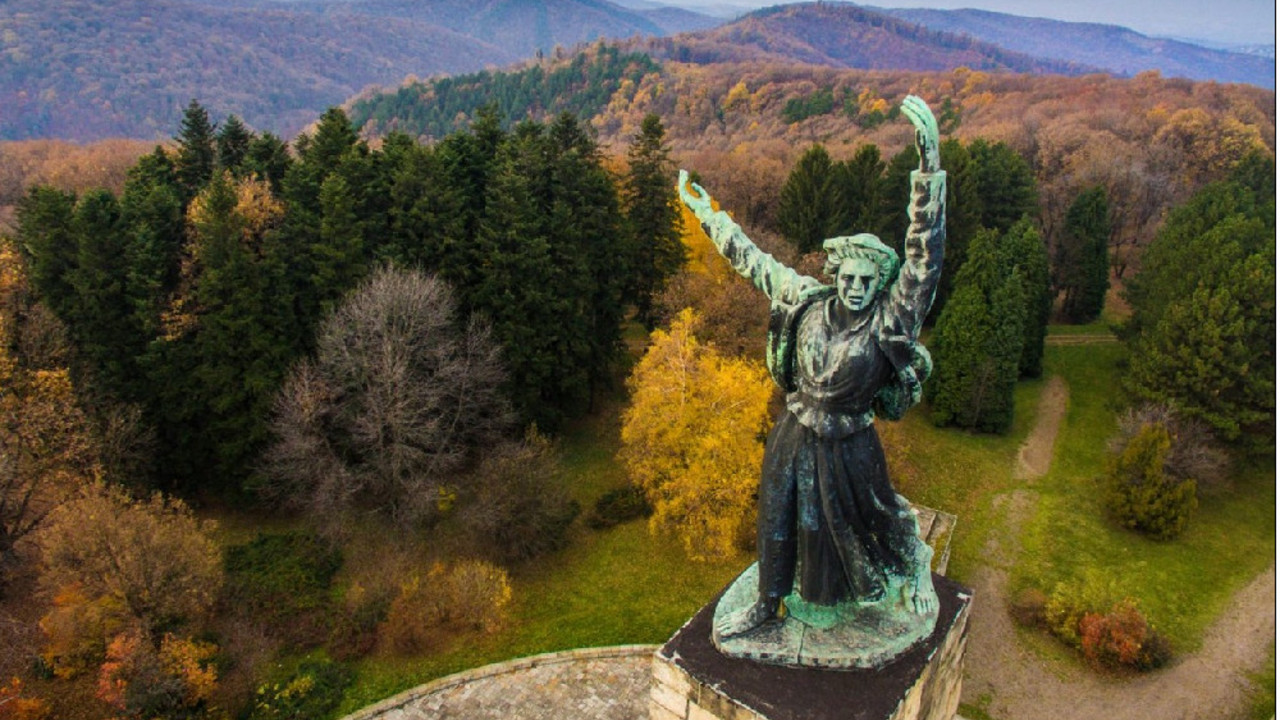 Spomenik na Iriškom vencu