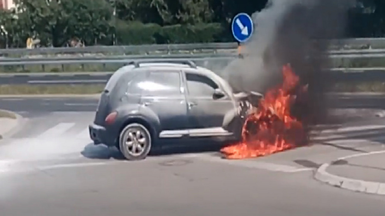 Zapaljen automobil u Pančevu po sred bela dana.